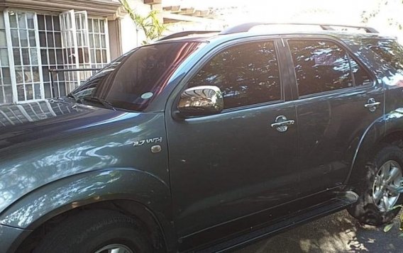 Selling Grey Toyota Fortuner 2009 in Quezon-3