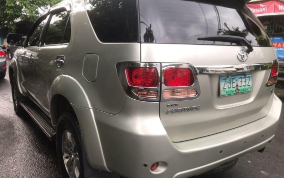 Brightsilver Toyota Fortuner 2007 for sale in Quezon-2