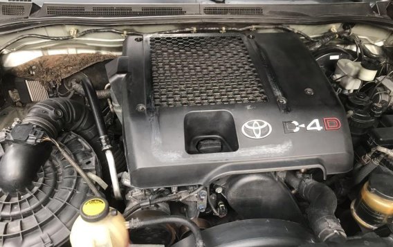 Brightsilver Toyota Fortuner 2007 for sale in Quezon-5