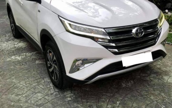 White Toyota Rush 2018 for sale in Automatic-2