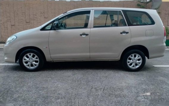 Selling Silver Toyota Innova 2011 in Quezon-6