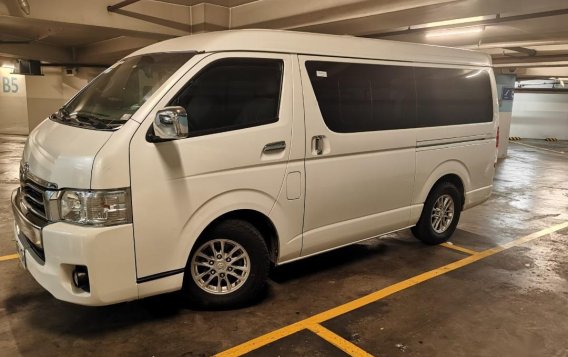 Selling Pearl White Toyota Hiace Super Grandia 2018 in Pateros-2