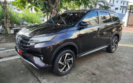 Selling Black Toyota Rush 2019 in Quezon