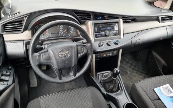 Pearl White Toyota Innova 2019 for sale in Quezon-1