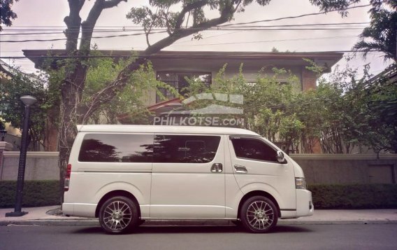 2014 Toyota Hiace Super Grandia Elite 2.8 AT in Makati, Metro Manila-6