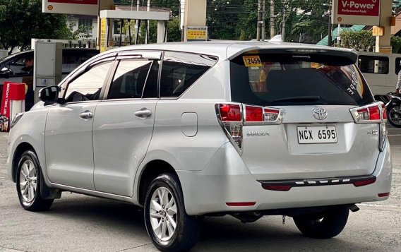 Selling Silver Toyota Innova 2016 in Makati-3