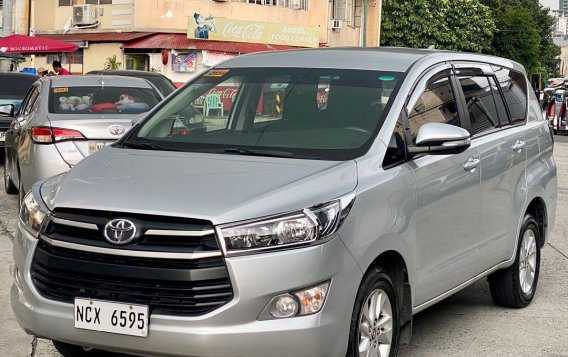 Selling Silver Toyota Innova 2016 in Makati-1