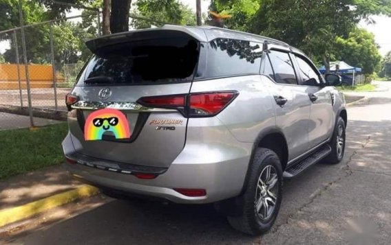Selling Brightsilver Toyota Fortuner 2017 in Manila-2