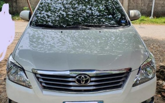 White Toyota Innova 2013 for sale in Quezon-1