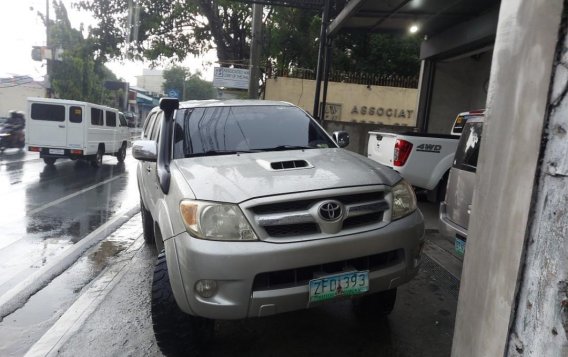 Silver Toyota Hilux 2006 for sale in Automatic-2