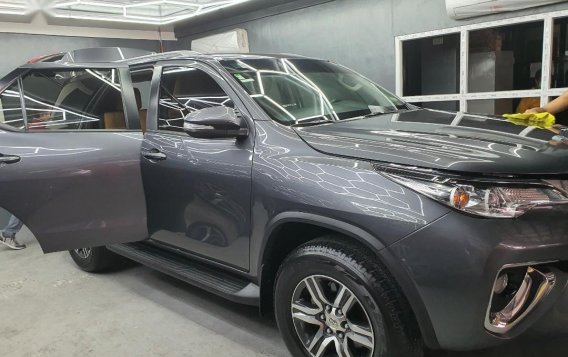 Selling Grey Toyota Fortuner 2016 in Parañaque-2