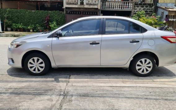 Selling Brightsilver Toyota Vios 2018 in Quezon-4