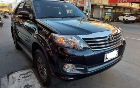 Selling Black Toyota Fortuner 2015 in Manila