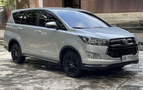 Silver Toyota Innova 2018 for sale in Automatic-2