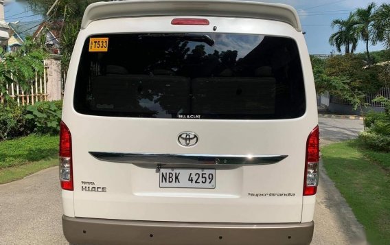 Sell White 2017 Toyota Hiace Super Grandia in Manila-4