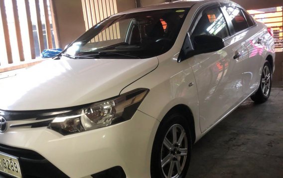 Pearl White Toyota Vios 2016 for sale in Manual-2