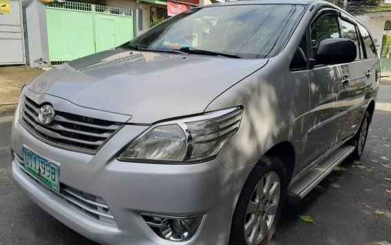 Selling Silver Toyota Innova 2012 in Quezon City-1