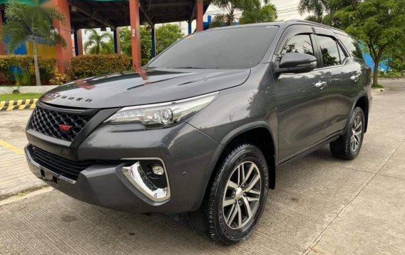 Selling Grey Toyota Fortuner 2018 in Imus-3
