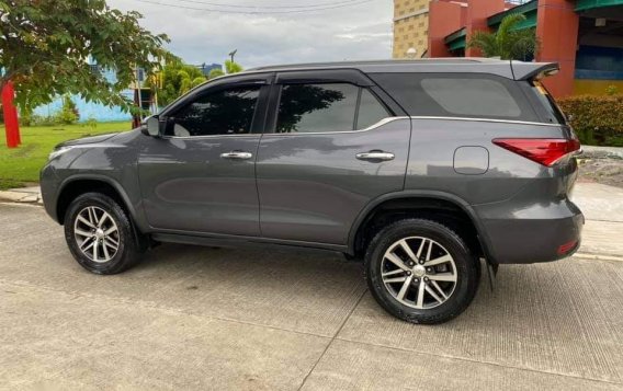 Selling Grey Toyota Fortuner 2018 in Imus-2