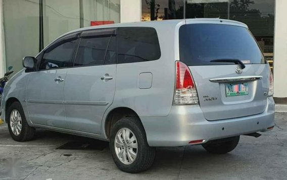 Silver Toyota Innova 2009 for sale in Automatic-2