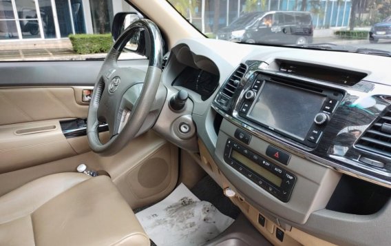 Selling Blue Toyota Fortuner 2013 in Makati-7