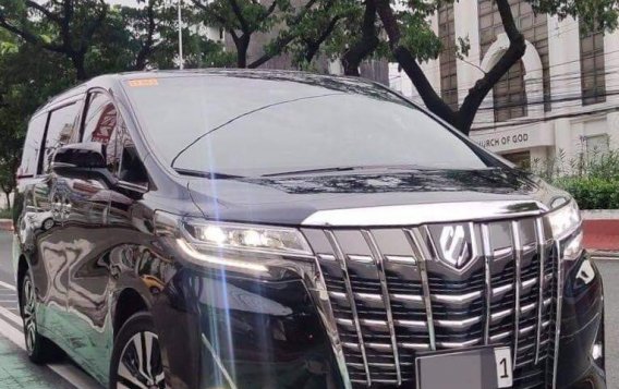 Selling Black Toyota Alphard 2020 in Quezon City-1