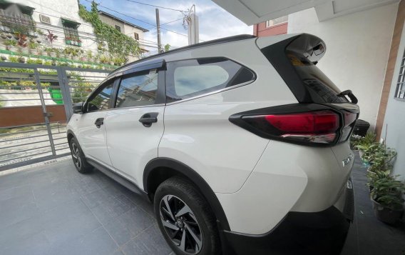 Selling Pearl White Toyota Rush 2019 in Parañaque-3