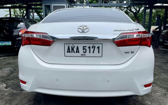 Sell White 2015 Toyota Corolla in Las Piñas-4