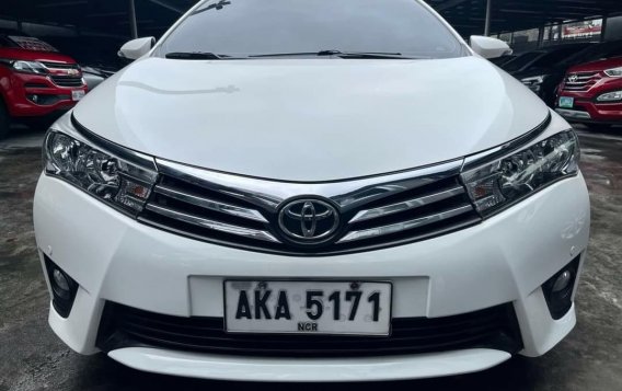 Sell White 2015 Toyota Corolla in Las Piñas