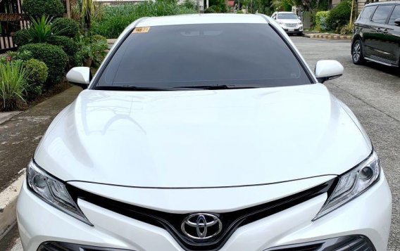 Pearl White Toyota Camry 2020 for sale in Automatic-2