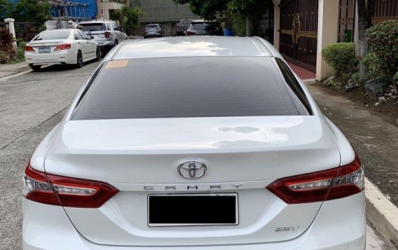 Pearl White Toyota Camry 2020 for sale in Automatic-3
