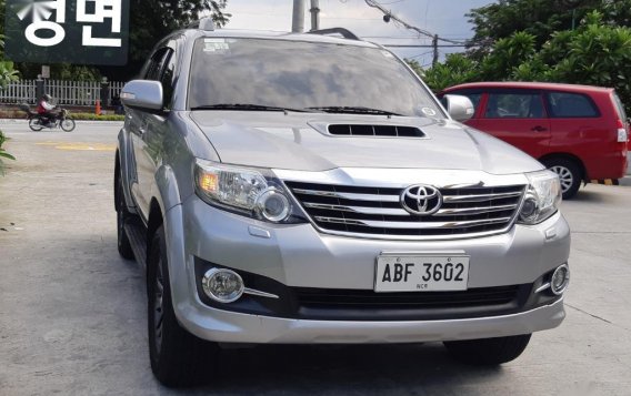 Selling Brightsilver Toyota Fortuner 2015 in Makati-1