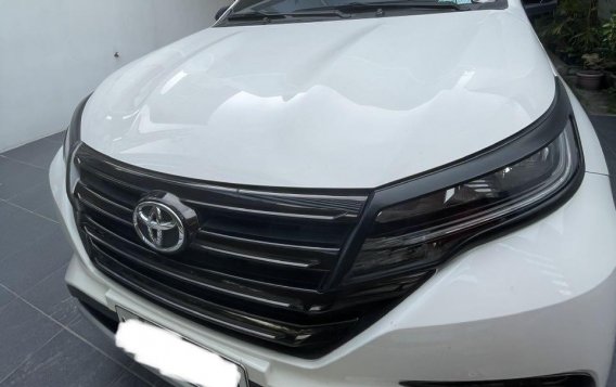Selling Pearl White Toyota Rush 2019 in Parañaque