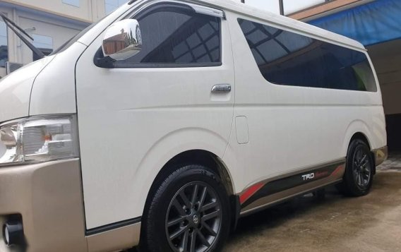 Selling White Toyota Hiace Super Grandia 2016 in Makati