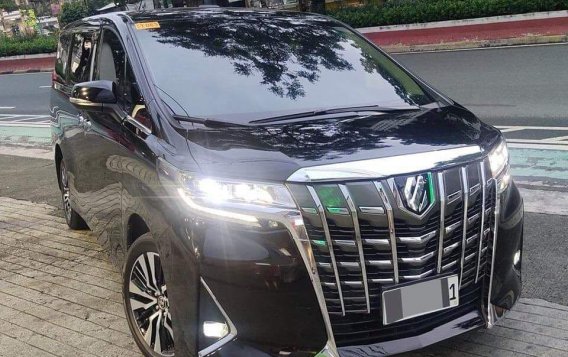 Selling Black Toyota Alphard 2020 in Quezon City-2