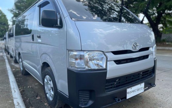 Selling Silver Toyota Hiace 2020 in Quezon City-2