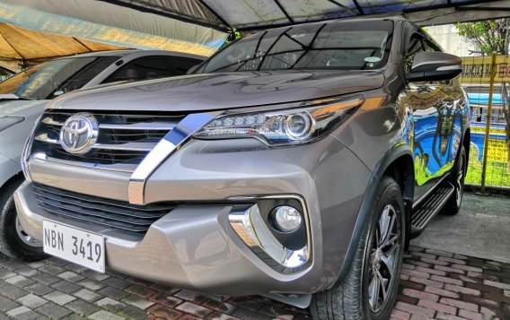 Selling Silver Toyota Fortuner 2017 in Manila-1