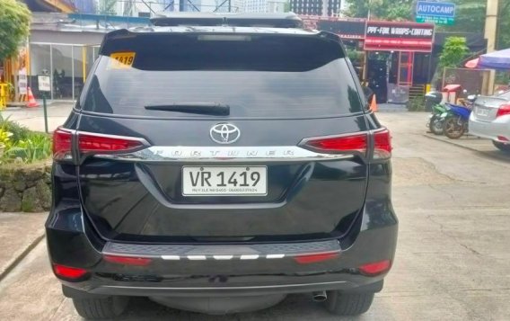 Selling Black Toyota Fortuner 2017 in Pasig-2