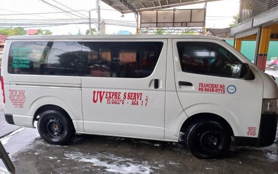 White Toyota Hiace 2018 for sale-8