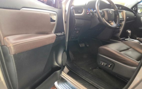 Selling Silver Toyota Fortuner 2017 in Manila-4