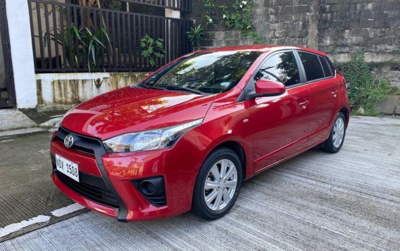 Selling Red Toyota Yaris 2016 in Quezon City-1