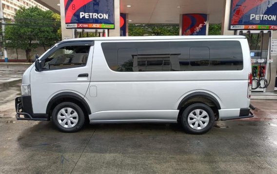 Selling Silver Toyota Hiace 2019 in Manila-1