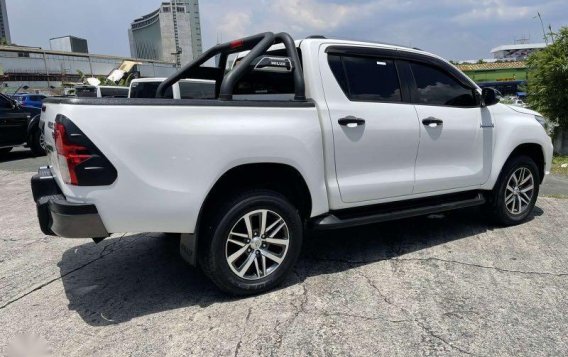 White Toyota Hilux 2018 for sale in Automatic-5