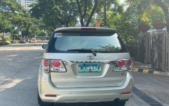 Selling Brightsilver Toyota Fortuner 2014 in Pasig-2