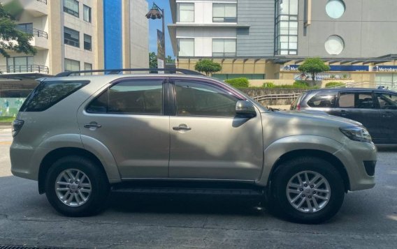 Selling Brightsilver Toyota Fortuner 2014 in Pasig-4