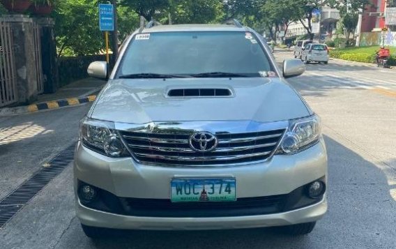 Selling Brightsilver Toyota Fortuner 2014 in Pasig-3