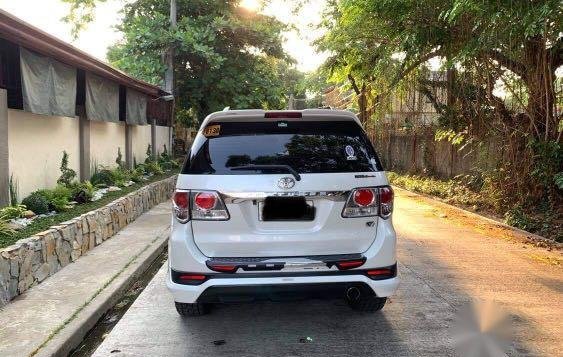 Selling Pearl White Toyota Fortuner 2014 in Manila-3