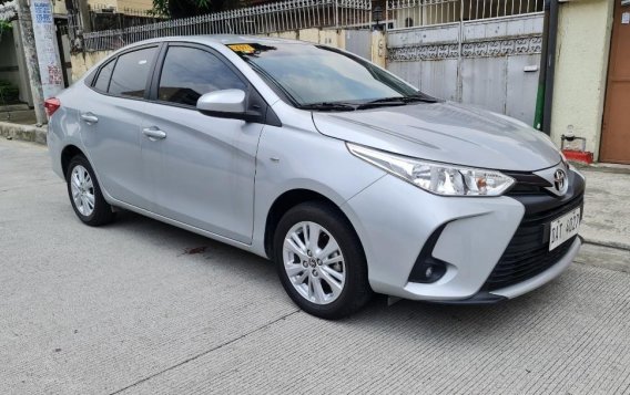 Selling Brightsilver Toyota Vios 2021 in Quezon