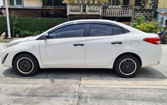 Selling White Toyota Vios 2019 in Quezon-7