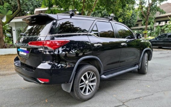Selling Black Toyota Fortuner 2016 in Pateros-4